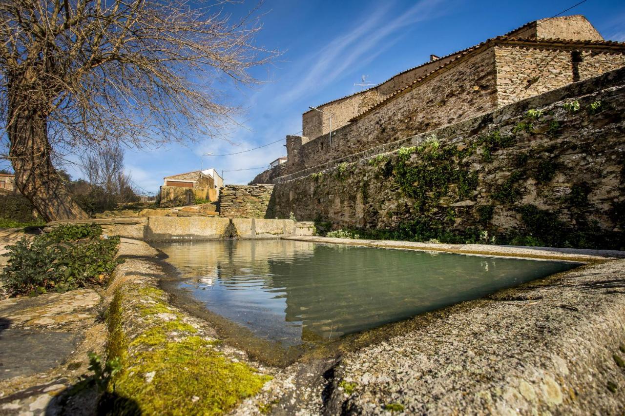 El Hogar Del Herrero Ahigal de los Aceiteros Dış mekan fotoğraf